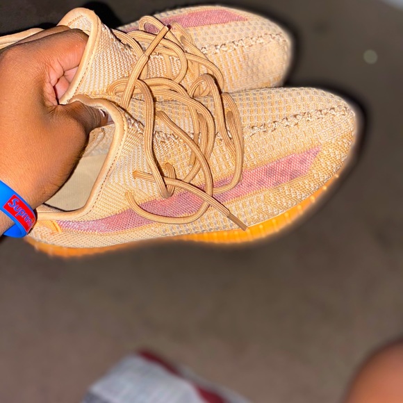 YEEZY 350 V2 CLAY main image 2